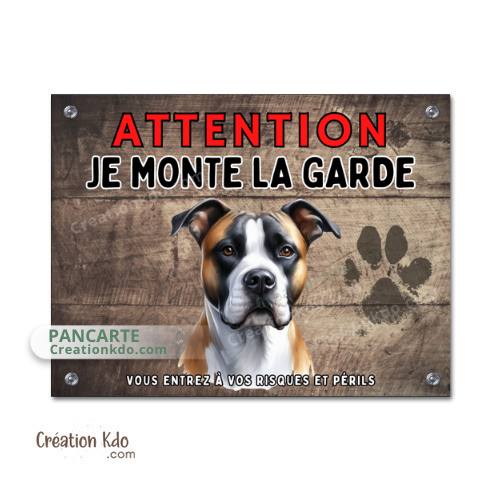 Plaque American Staff Attention je monte la garde en aluminium Panneau signale chien de catégorie