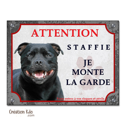 plaque staffie noir chien monte la garde panneau portail pancarte