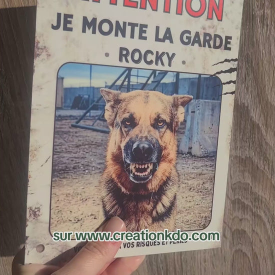 plaque je monte la garde avec votre photo personnalisée panneau portail chien